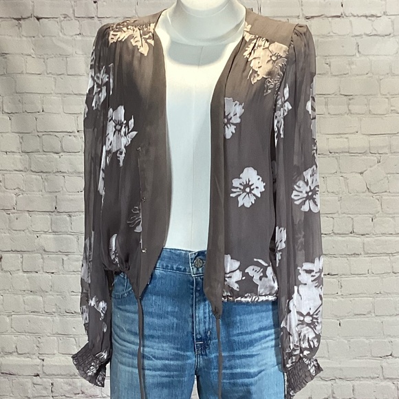 Astr Tops - 891. ASTR Silk Taupe Kimono NWT Size Large